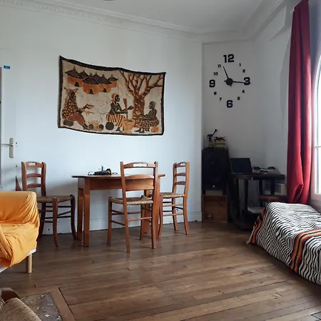 ホームステイ Vue Sur Les Toits De Paris, Tour Effeil, Centre Malakoff, Chez L'habitant, Sans Ascenseur, A Deux Pas De Paris